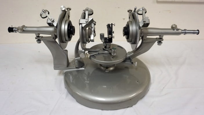 GAERTNER ELIPSOMETER OPTICAL: GAERTNER ELIPSOMETER OPTICAL, APPROXIMATELY 37 IN X 18 IN X 16 IN H