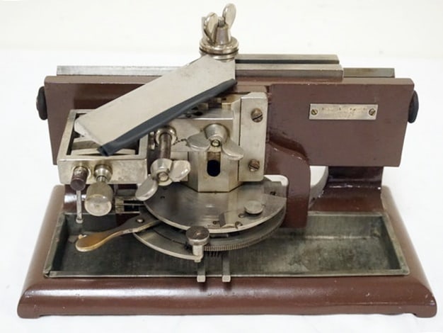 BAUSCH & LOMB MICHROTONE SLIDE SECTION CUTTER (1 of 5)