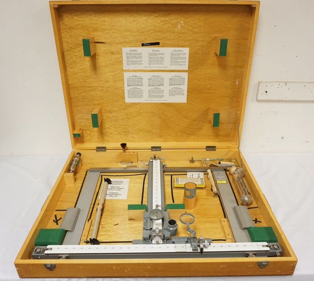 HAAG-STREIT CORDINATE PLOTTER: HAAG-STREIT CORDINATE PLOTTER, APPROXIMATELY 34 IN X 28 IN X 5 IN