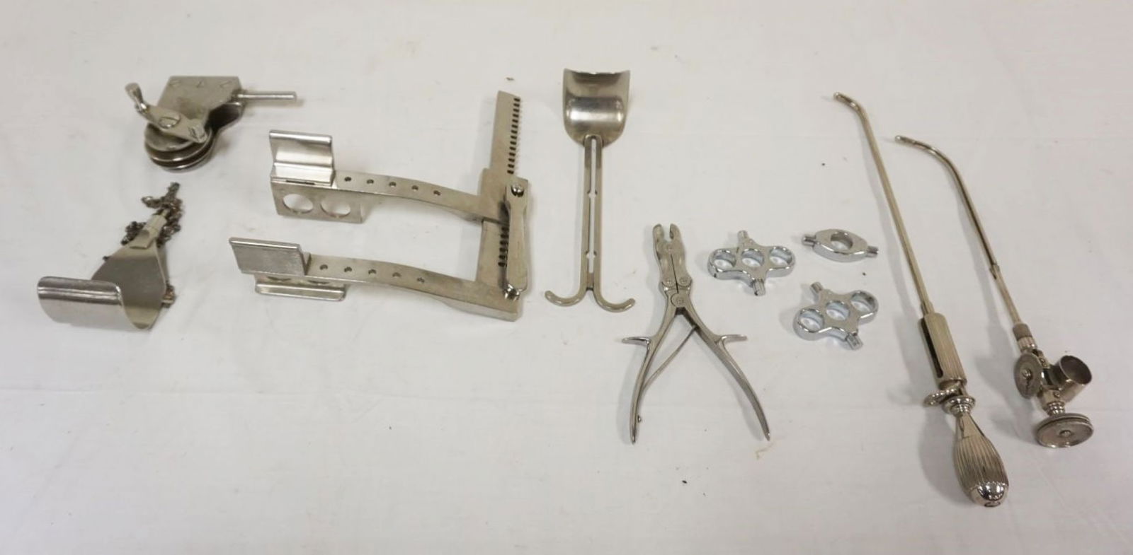 ASSORTMENT OF ANTIQUE MEDICAL INSTRUMENTS (1 of 3)