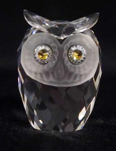 SWAROVSKI CRYSTAL FIGURINE: SWAROVSKI CRYSTAL FIGURINE, OWL, APPROXIMATELY 2 IN H