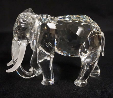 SWAROVSKI CRYSTAL INSPIRATION AFRICA FIGURE: SWAROVSKI CRYSTAL INSPIRATION AFRICA FIGURINE, 1993 ELEPHANT, APPROXIMATELY 5 IN X 4 IN H