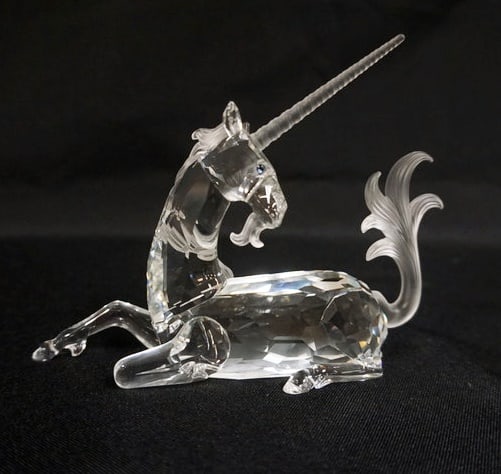SWAROVSKI CRYSTAL FABULOUS CREATURES FIGURINE: SWARVOSKI CRYSTAL FABULOUS CREATURES FIGURINE, 1996 THE UNICORN, APPROXIMATELY 6 IN X 4 1/2 IN H
