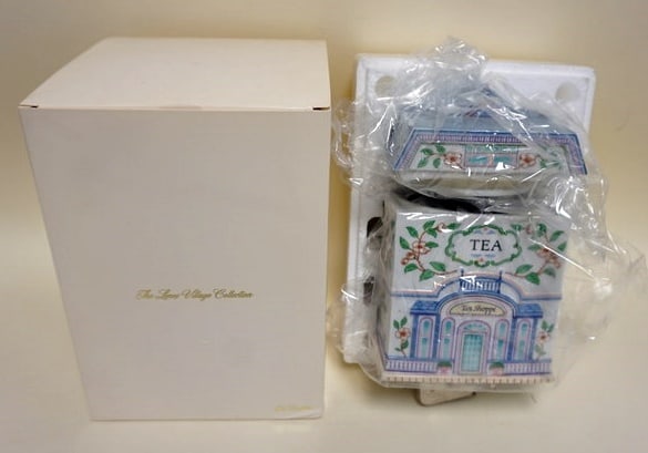 LENOX VILLAGE COLLECTION TEA CANNISTER (1 of 2)