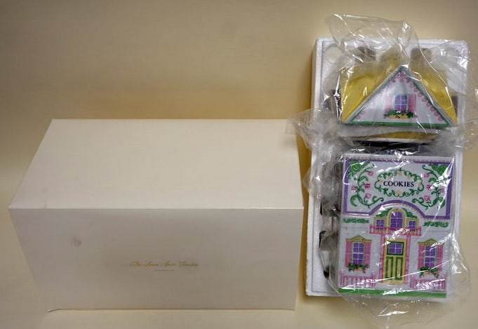 LENOX VILLAGE COLLECTION COOKIE JAR: LENOX VILLAGE COLLECTION, COOKIE JAR, BOXED, APPROXIMATELY 11 IN