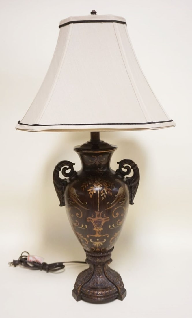 ORNATE TABLE LAMP (1 of 2)