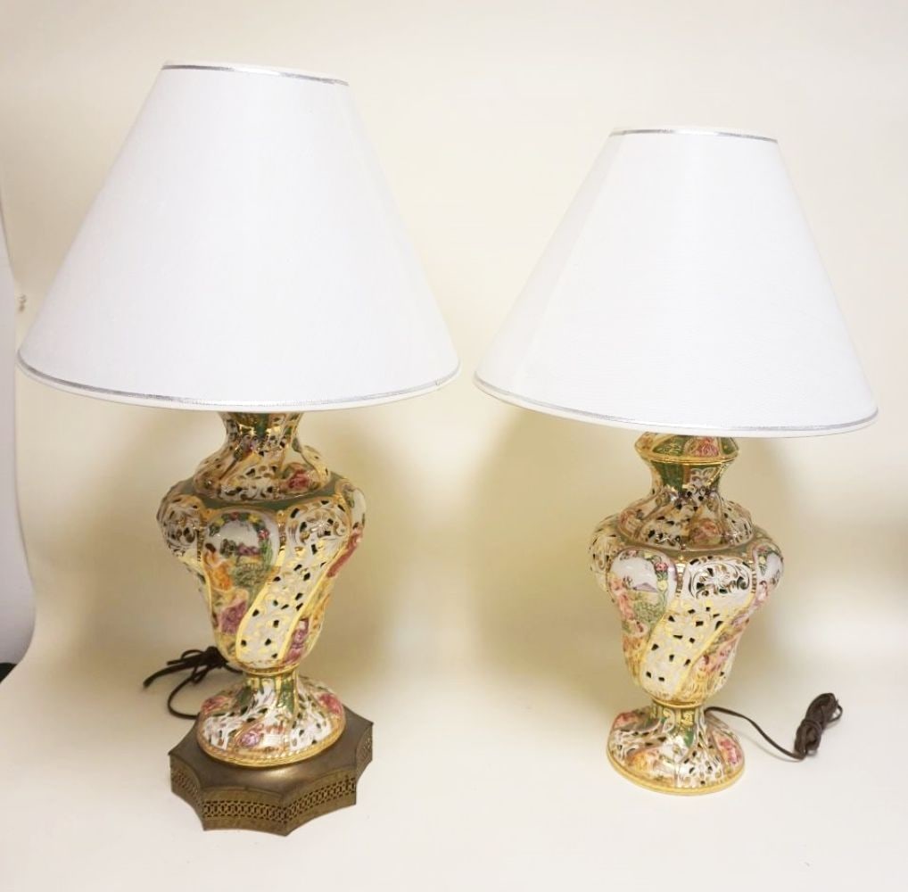 2 CAPODIMONTE TABLE LAMPS (1 of 4)