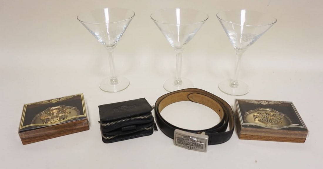 HARLEY DAVIDSON LOT: HARLEY DAVIDSON LOT INCLUDING MARTINI GLASSES, BELT BUCKLES & BELT, LEATHER POUCH