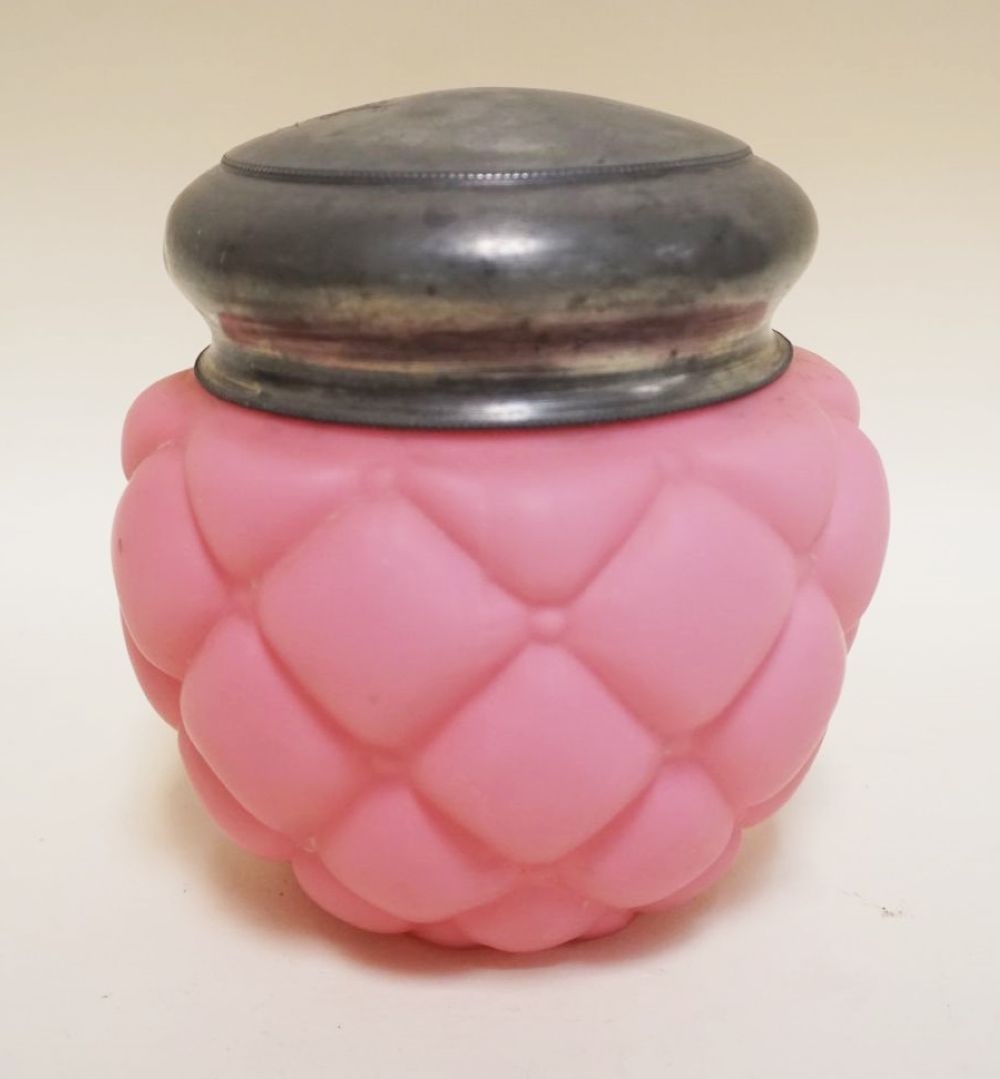 VICTORIAN QUILTED PINK SATIN GLASS BISCUIT JAR (1 of 3)