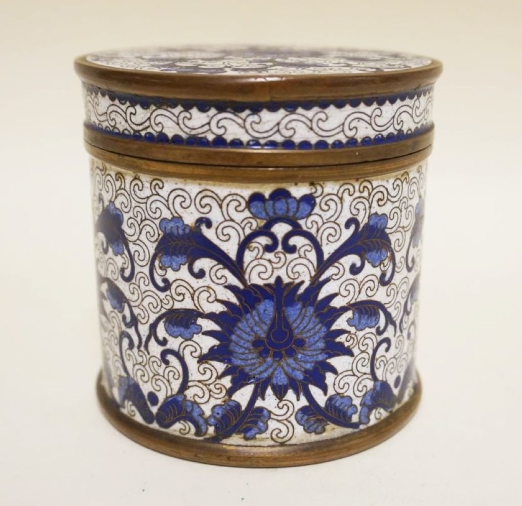 ANTIQUE CLOISONNE ROUND COVERED JAR (1 of 4)