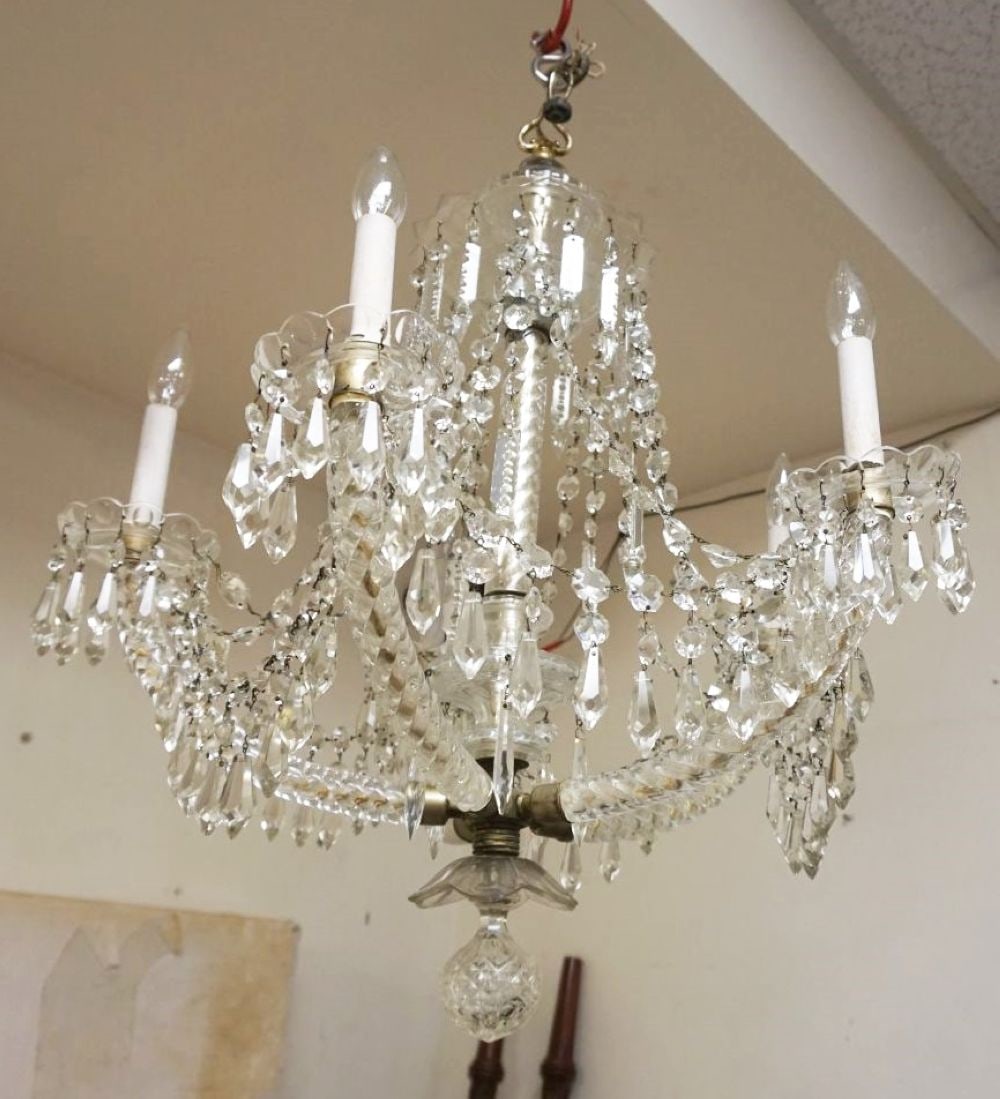 CRYSTAL CHANDELIER: CRYSTAL CHANDELIER W/CURVED GLASS ARMS AND PRISMS, APPROXIMATELY 27 IN