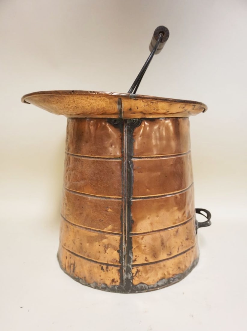 LARGE COPPER PAIL/MEASURE (1 of 3)