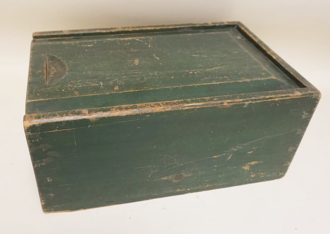 LARGE ANTIQUE DOVETAILED CANDLE BOX (1 of 4)