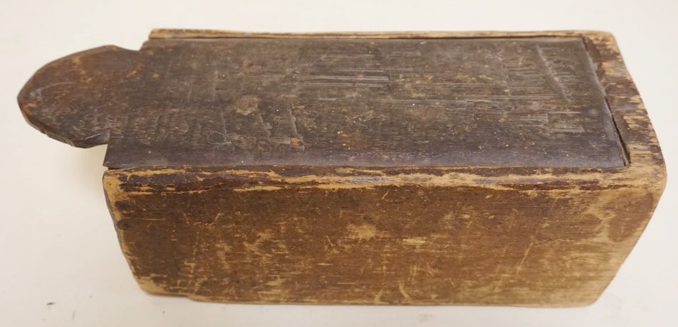 PRIMITIVE PINE CANDLE BOX (1 of 2)