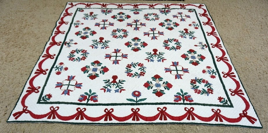 HAND SEWN QUILT (1 of 4)