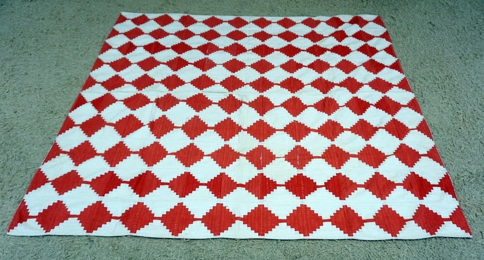 ANTIQUE HAND SEWN QUILT (1 of 2)