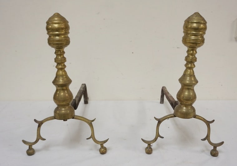 ANTIQUE BRASS PAW FOOT ANDIRONS: ANTIQUE BRASS PAW FOOT ANDIRONS, APPROXIMATELY 17 IN HIGH