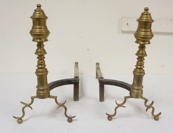 ANTIQUE BRASS PAW FOOT ANDIRONS: ANTIQUE BRASS PAW FOOT ANDIRONS, APPROXIMATELY 17 1/2 IN HIGH