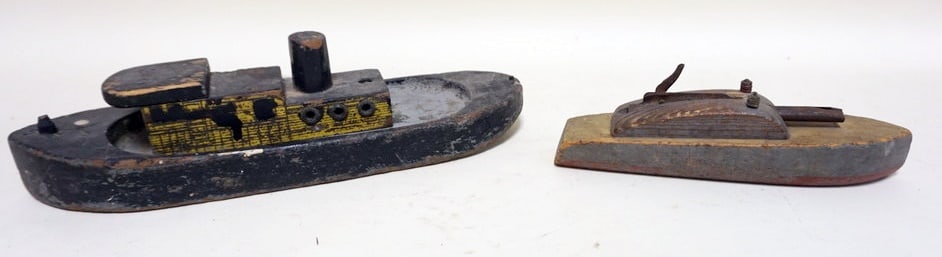 LOT OF 2 WOOD TOY BOATS: LOT OF 2 WOOD TOY BOATS, TUG BOAT & BOAT WING GUN, LARGEST APPROXIMATELY 4 IN X 14 IN X 4 IN
