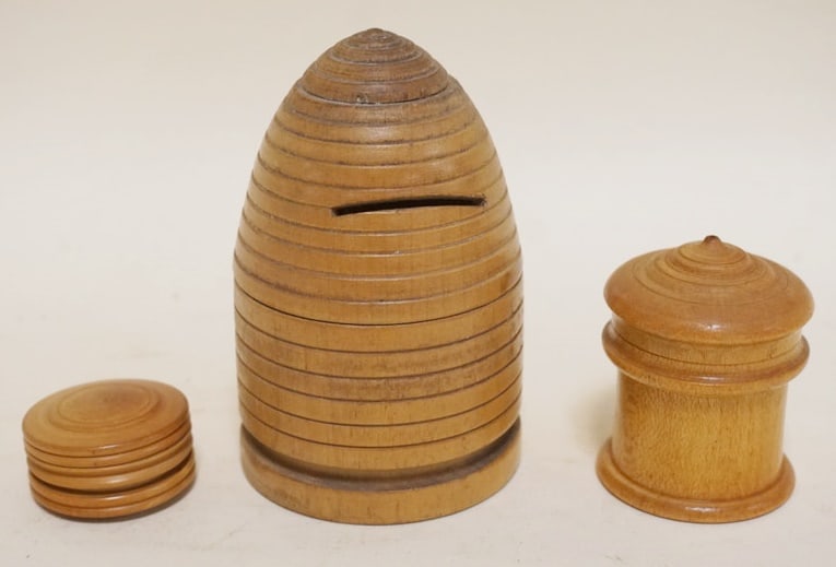 TREENWARE GROUP OF ASSORTED SMALL COVERED BOXES (1 of 2)