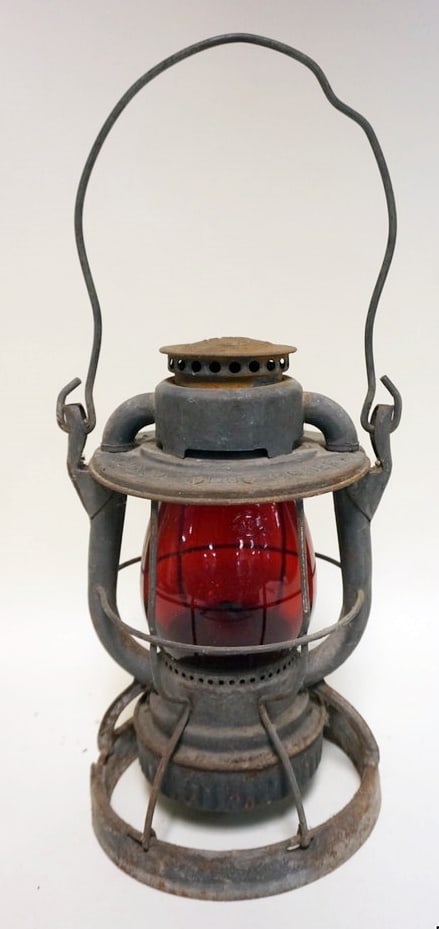 RAILROAD LANTERN: RAILROAD LANTERN DEITZ, RED GLOBE
