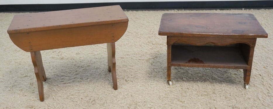 2 COUNTRY PINE BENCHES (1 of 2)