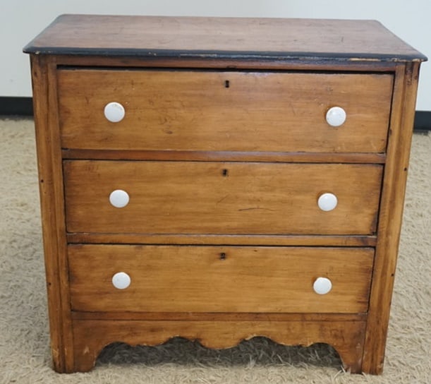 3 DRAWER COUNTRY CHEST (1 of 2)