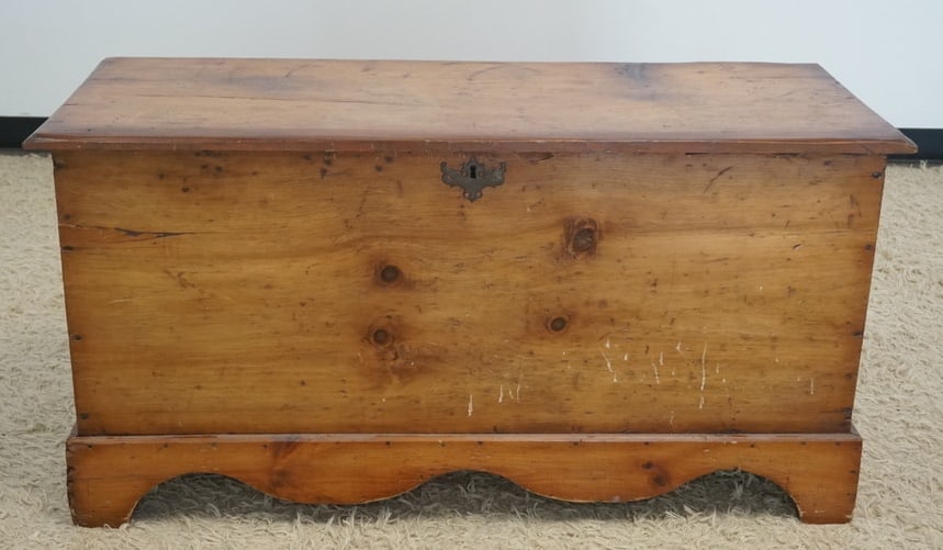 ANTIQUE PINE BLANKET BOX (1 of 3)
