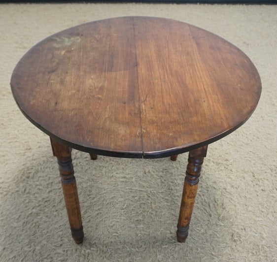PINE OVAL TABLE (1 of 2)