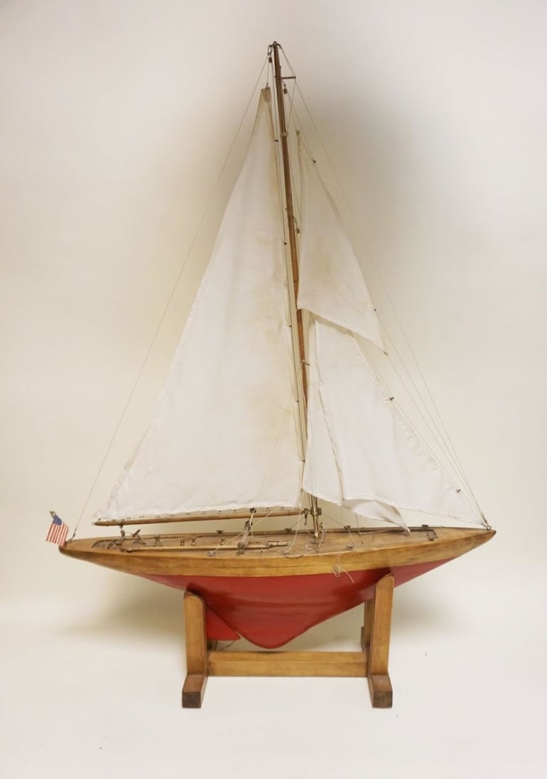 POND BOAT ON STAND (1 of 4)