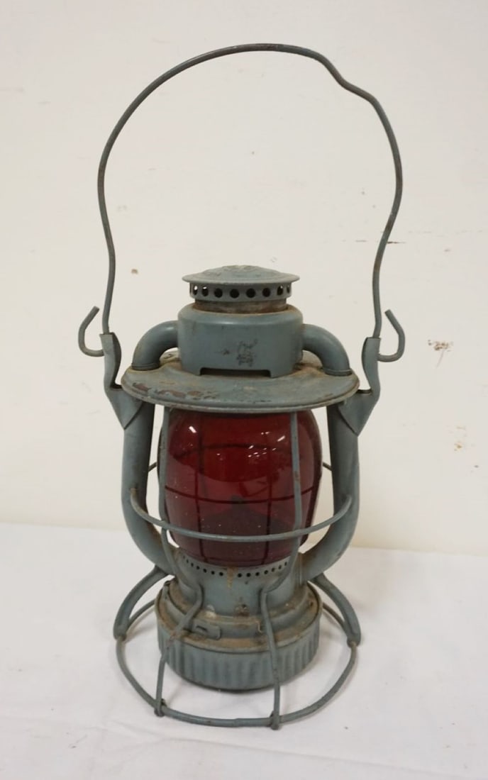 DEITZ RAILROAD LANTERN: DEITZ RAILROAD LANTERN WITH RED GLOBE
