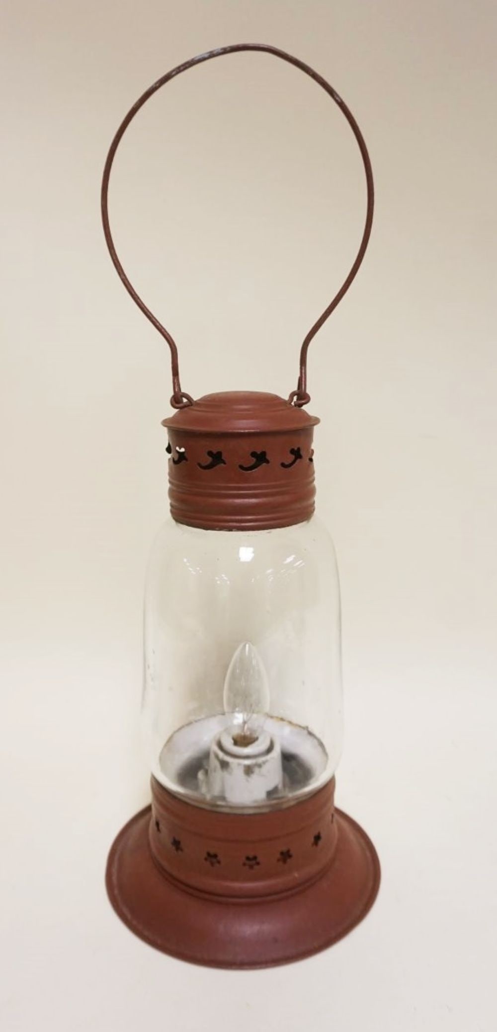 ANTIQUE LANTERN (1 of 7)