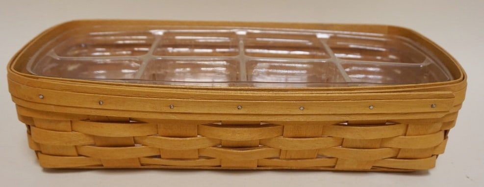 2000 CLASSIC BREAD BASKET: 2000 CLASSIC BREAD BASKET WITH DOUBLE PROTECTOR, 9 IN X 13 IN X 3 1/2 IN
