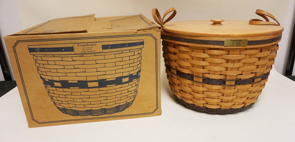 1991 J.W. COLLECTION CORN BASKET WITH LID SIGNED: 1991 J.W. COLLECTION CORN BASKET WITH BOX, SIGNED WITH LID, APPROXIMATELY 16 3/4 IN DIAMETER X 11 IN H
