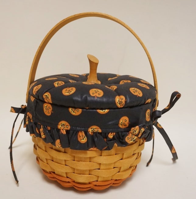1996 SMALL PUMPKIN BASKET (1 of 3)
