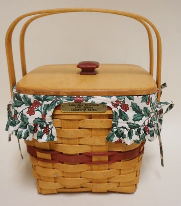 1995 CHRISTMAS COLLECTION CRANBERRY BASKET (1 of 4)