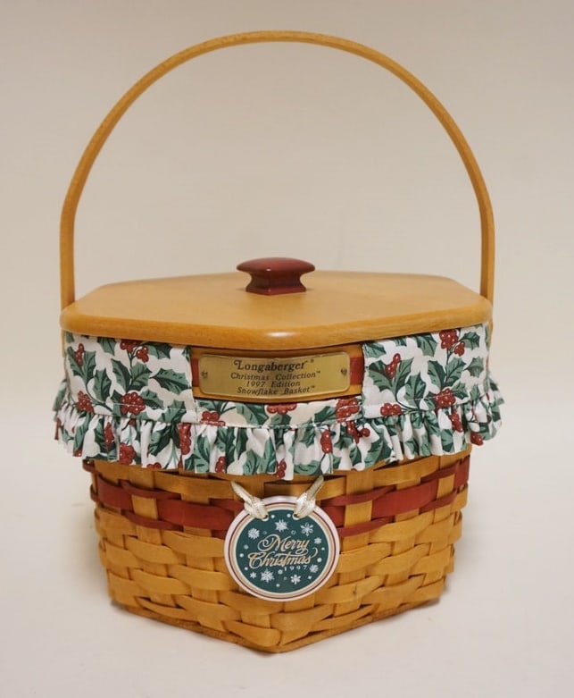 1997 CHRISTMAS COLLECTION SNOWFLAKE BASKET (1 of 5)