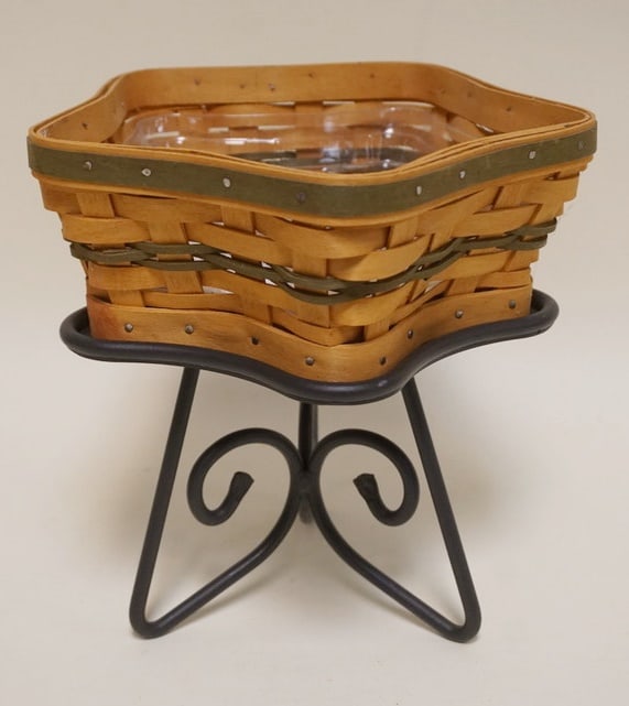 2001 GREEN LITTLE STAR BASKET: 2001 GREEN LITTLE STAR BASKET WITH PROTECTOR AND WROUGHT IRON STAND, APPROXIMATELY 3 IN H