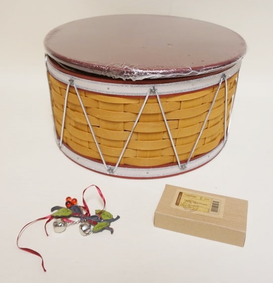 2012 CHRISTMAS COLLECTION LARGE DRUM BASKET (1 of 3)