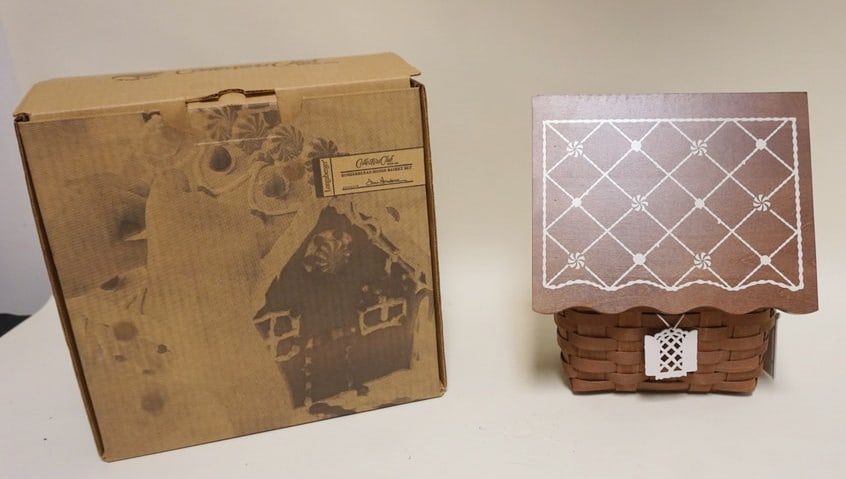 2009 WARM BROWN GINGERBREAD HOUSE BASKET SET: 2009 WARM BROWN GINGERBREAD HOUSE BASKET SET WITH PROTECTOR, HANG TIES AND WOOD LID. NEW