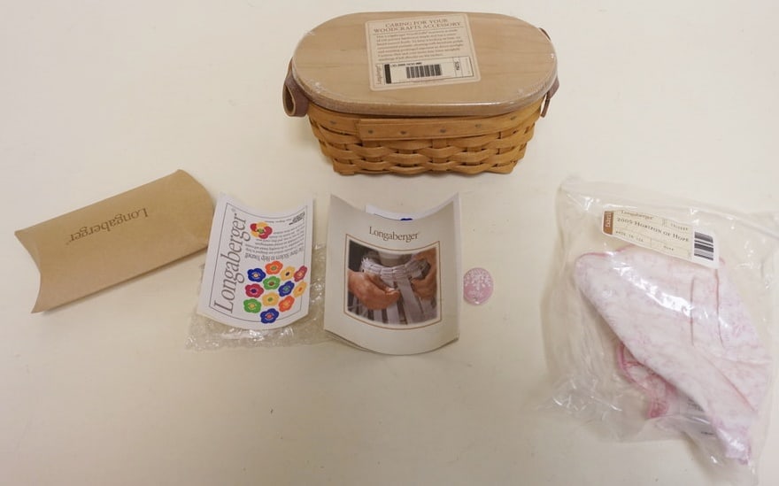 2005 AMERICAN CANCER SOCIETY BASKET: 2005 AMERICAN CANCER SOCIETY BASKET WITH LINER, LID AND HANG TIE, APPROXIMATELY 3 3/4 IN X 6 3/4 IN X 3 1/2 IN
