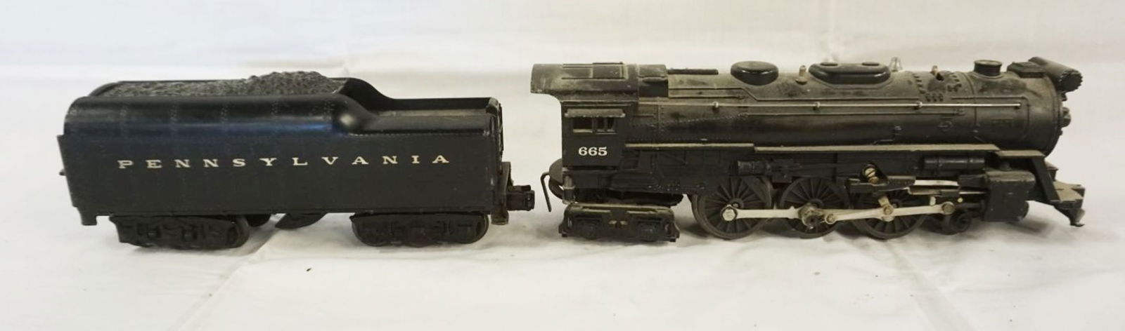 LIONEL TRAIN: LIONEL TRAIN 665 LOCOMOTIVE & 2671W TENDER