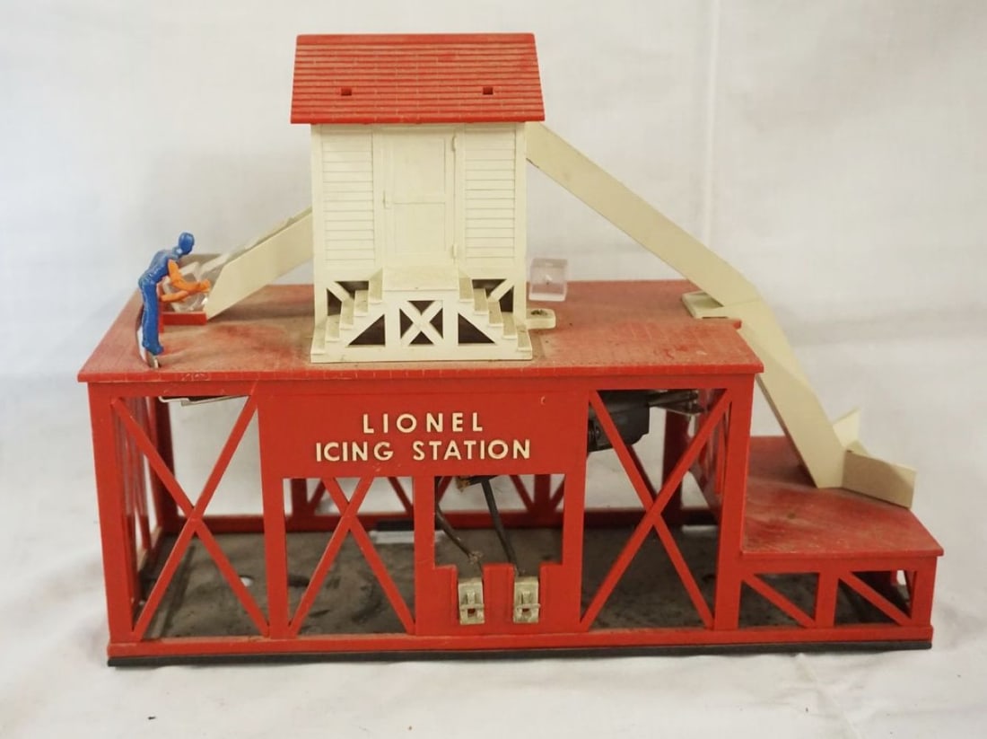 LIONEL TRAIN (1 of 3)