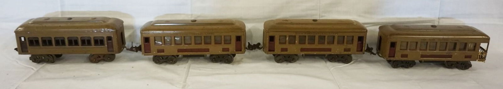 LIONEL TRAIN (1 of 9)