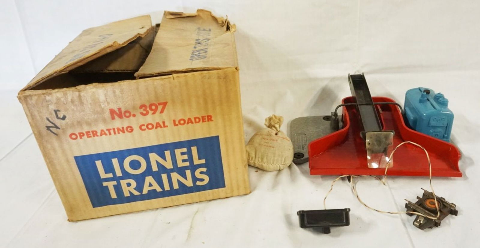 LIONEL TRAIN (1 of 3)