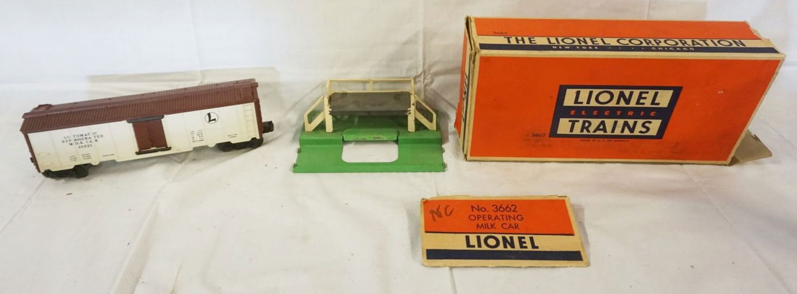 LIONEL TRAIN (1 of 3)