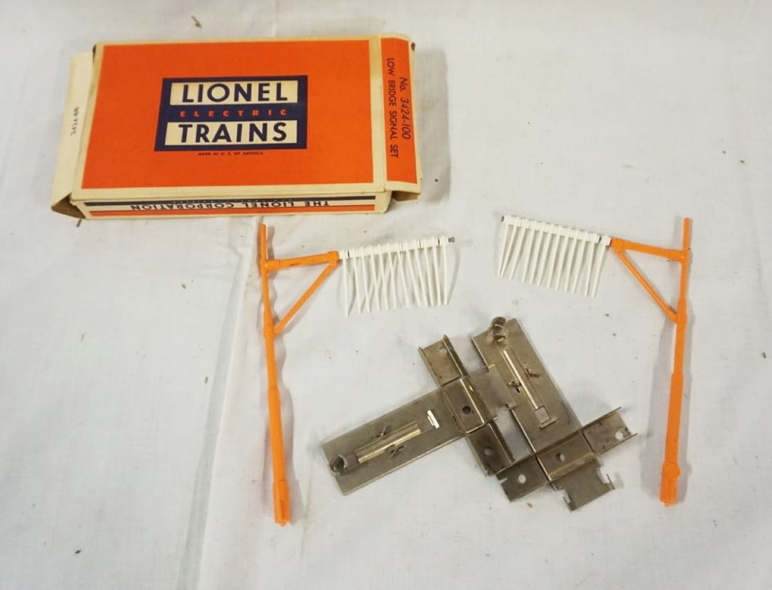LIONEL TRAIN: LIONEL TRAIN 3424-100 LOW BRIDGE SIGNAL SET