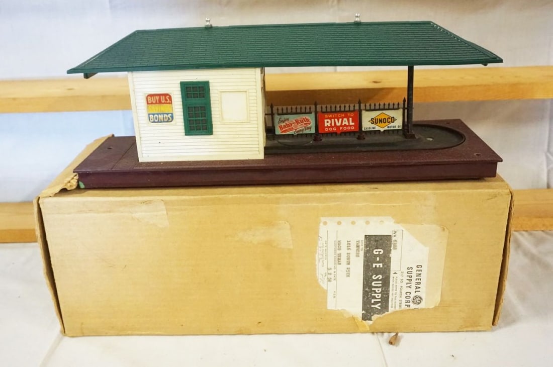 LIONEL TRAIN: LIONEL TRAIN 356 FREIGHT STATION