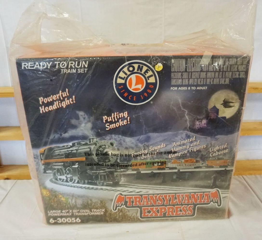 LIONEL TRAIN (1 of 3)