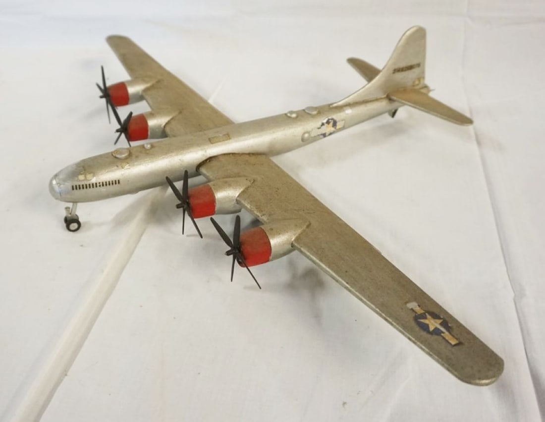 VINTAGE TOY WOOD MODEL PLANE (1 of 4)